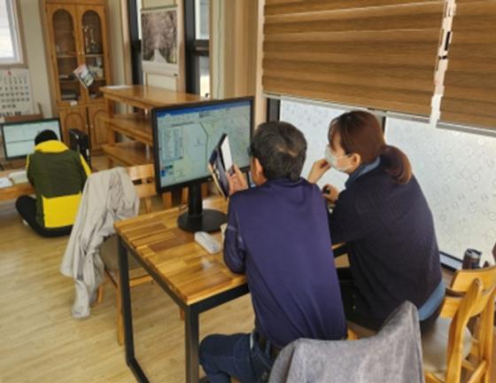 영동군, 용산상용지구 지적재조사사업 현장 경계협의회 운영 이미지
